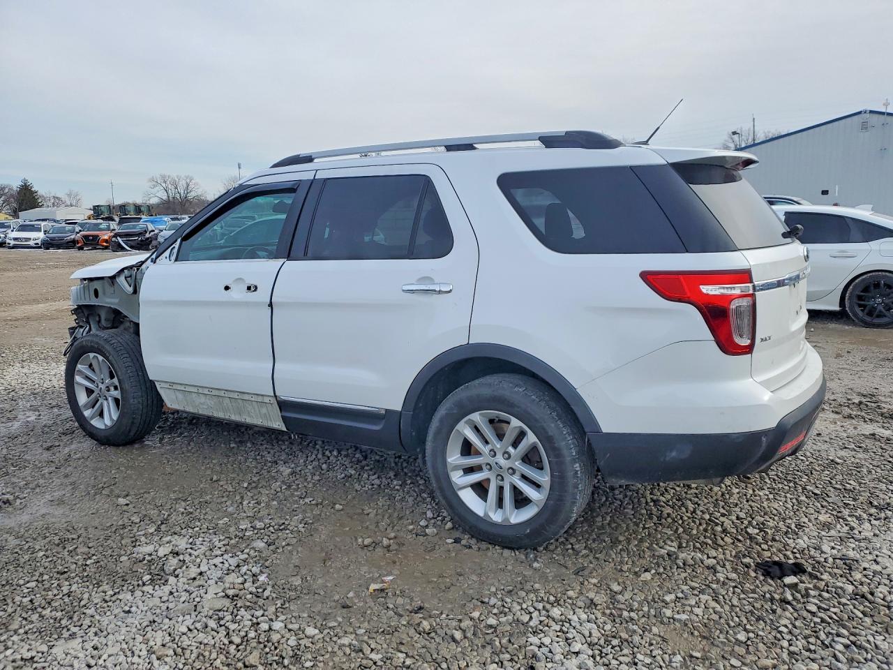 2014 FORD EXPLORER XLT photo 2