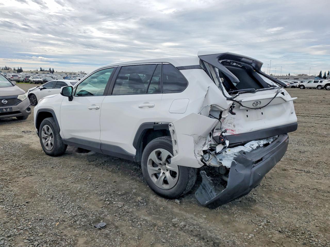2022 TOYOTA RAV4 LE photo 3