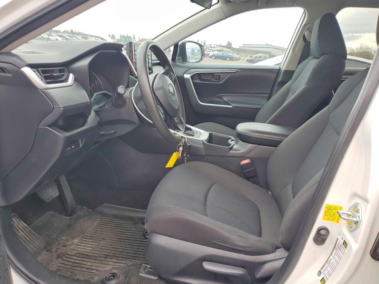2022 TOYOTA RAV4 LE photo 13