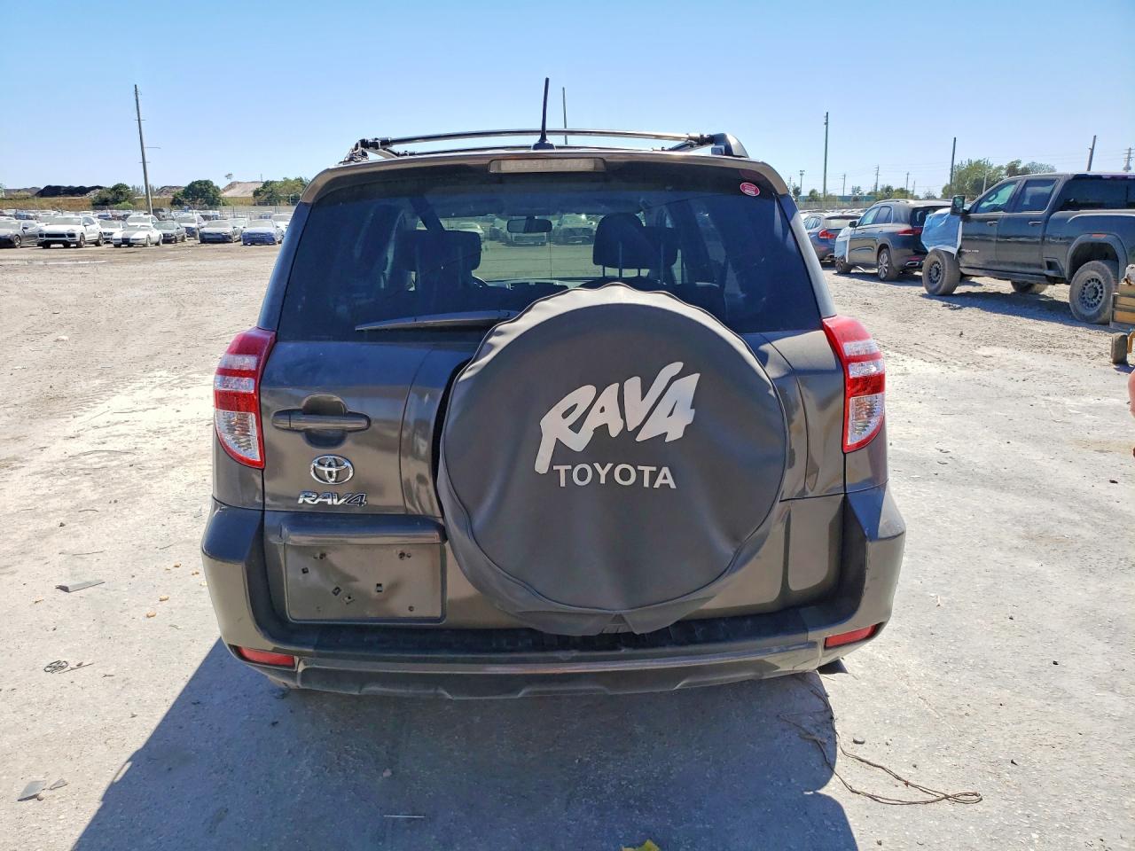 2011 TOYOTA RAV4 BASE photo 11