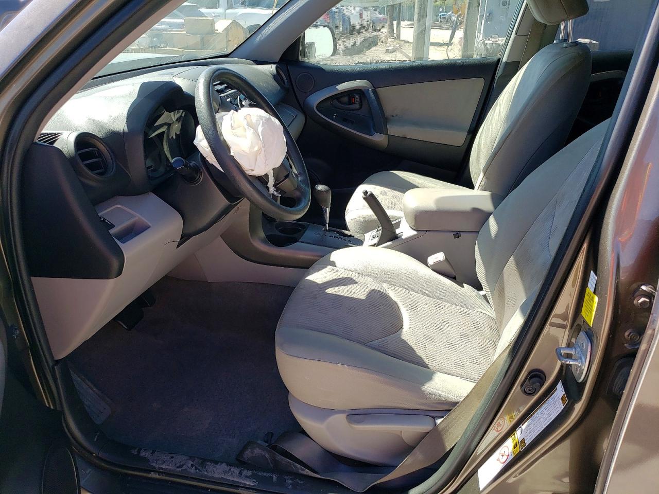 2011 TOYOTA RAV4 BASE photo 13