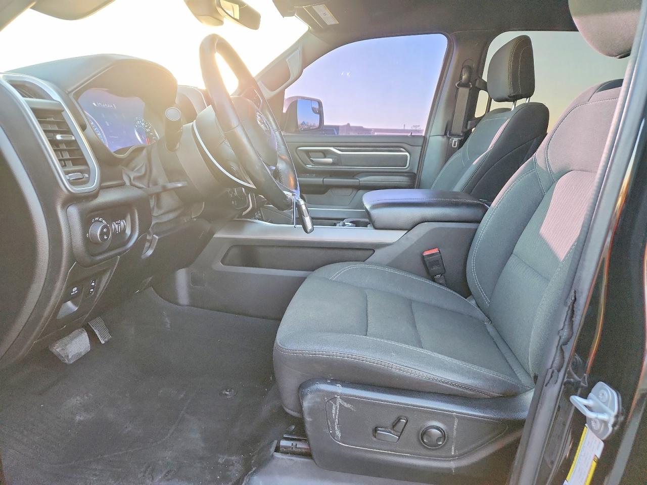 2019 RAM 1500 BIG HORN photo 19
