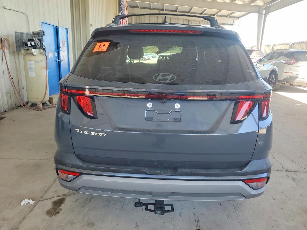 2025 HYUNDAI TUCSON SEL photo 11