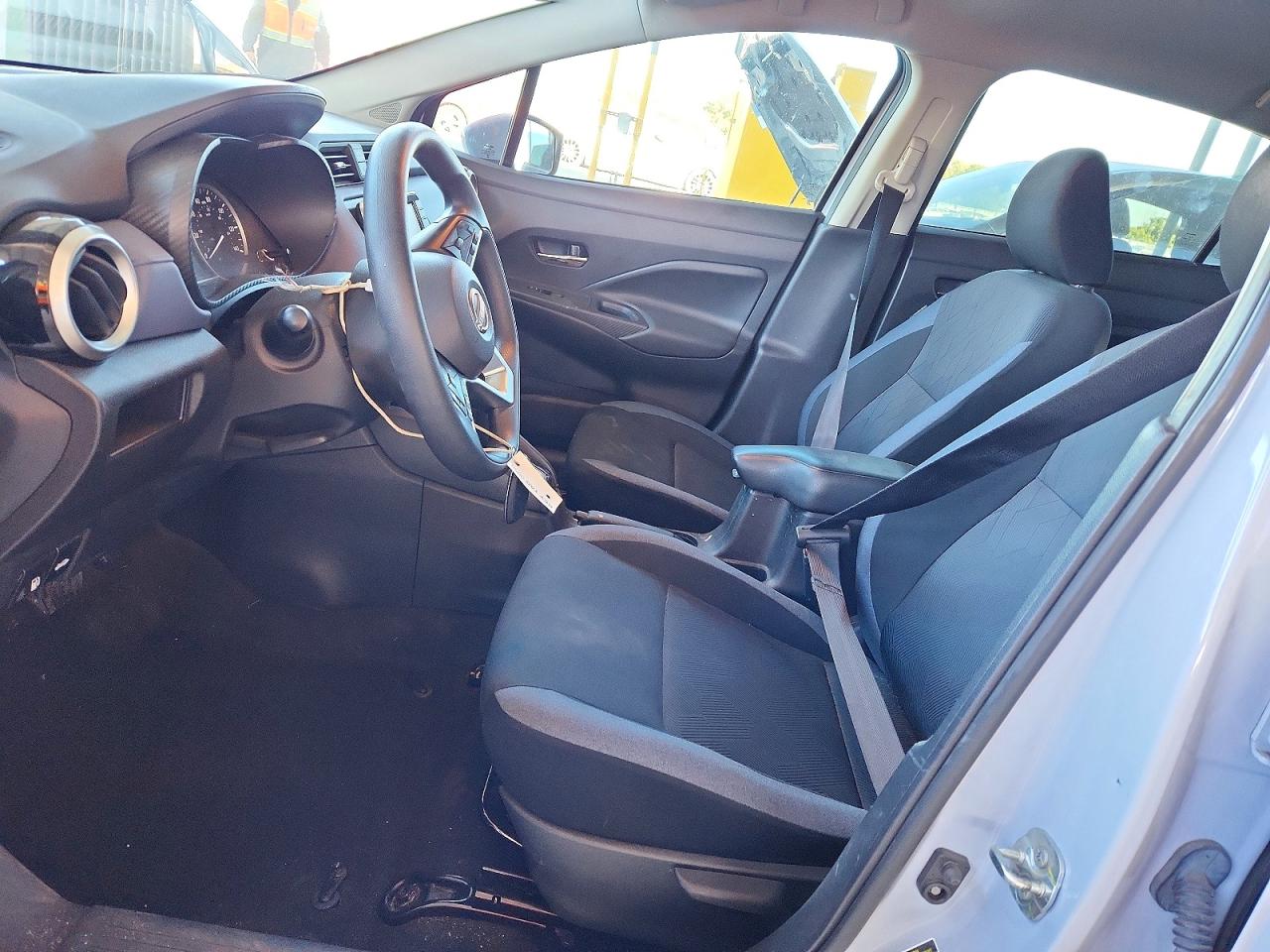 2024 NISSAN VERSA SV photo 7