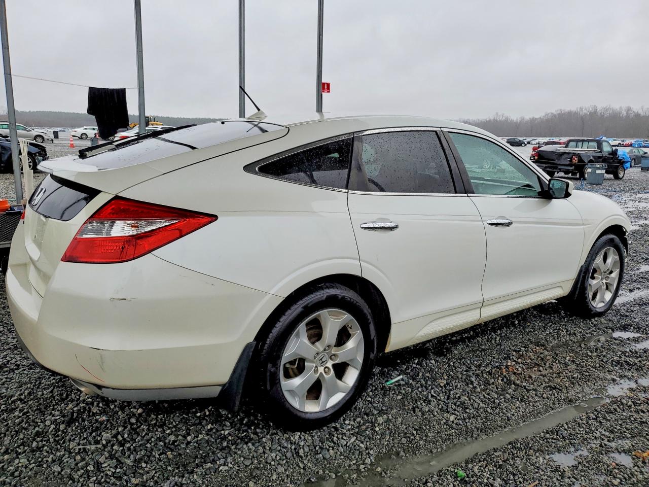 2011 HONDA ACCORD photo 3