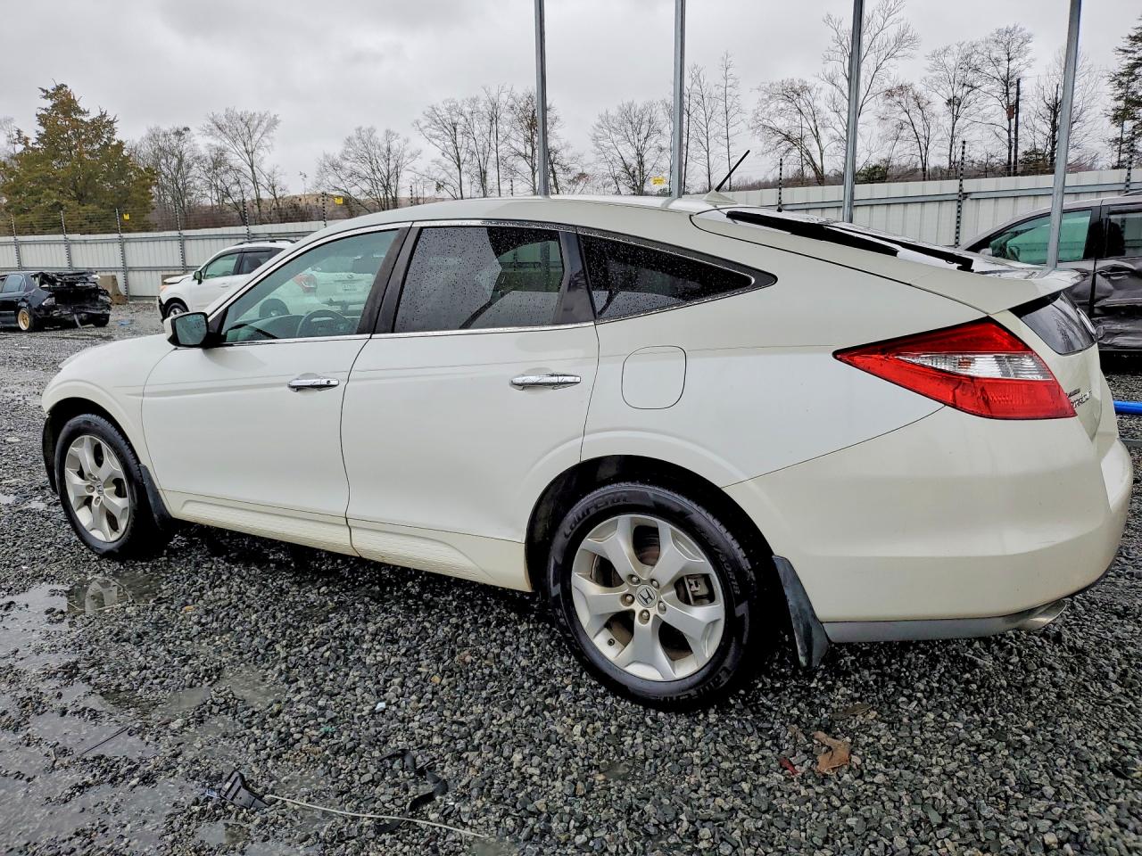 2011 HONDA ACCORD photo 2