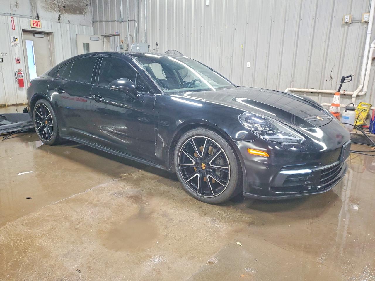 2018 PORSCHE PANAMERA 4S photo 4