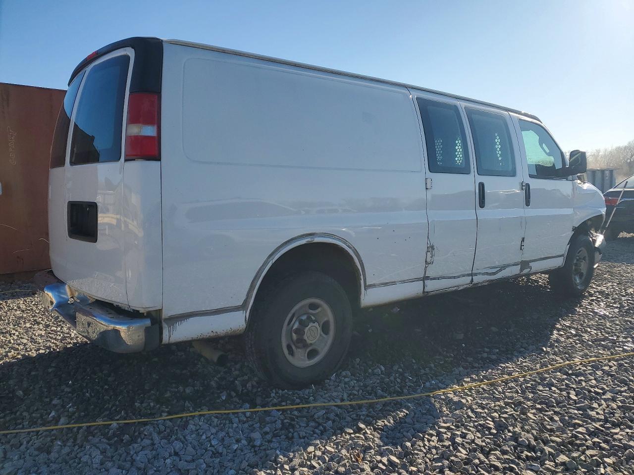 2017 CHEVROLET EXPRESS CARGO 3500 1 photo 3