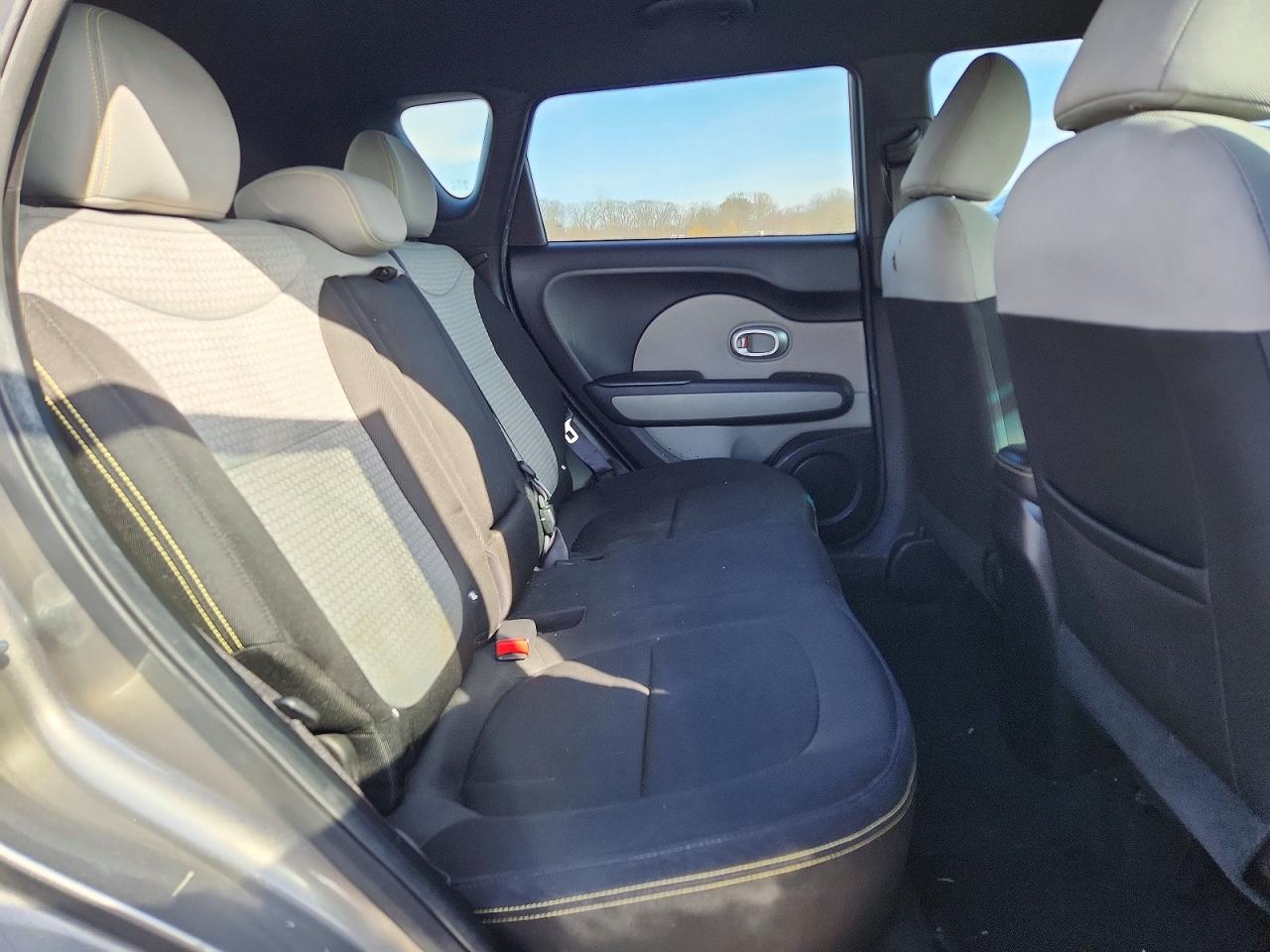 2015 KIA SOUL + photo 11