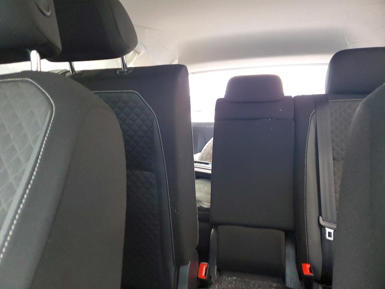 2021 VOLKSWAGEN TIGUAN S photo 28
