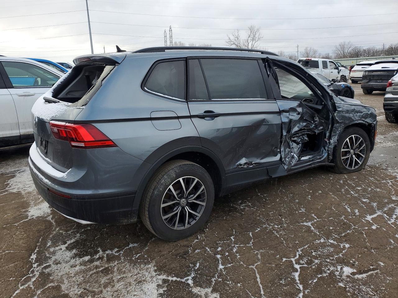 2021 VOLKSWAGEN TIGUAN S photo 7
