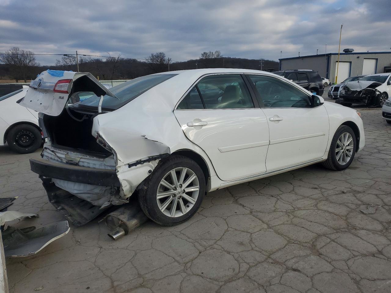 2012 TOYOTA CAMRY BASE photo 3