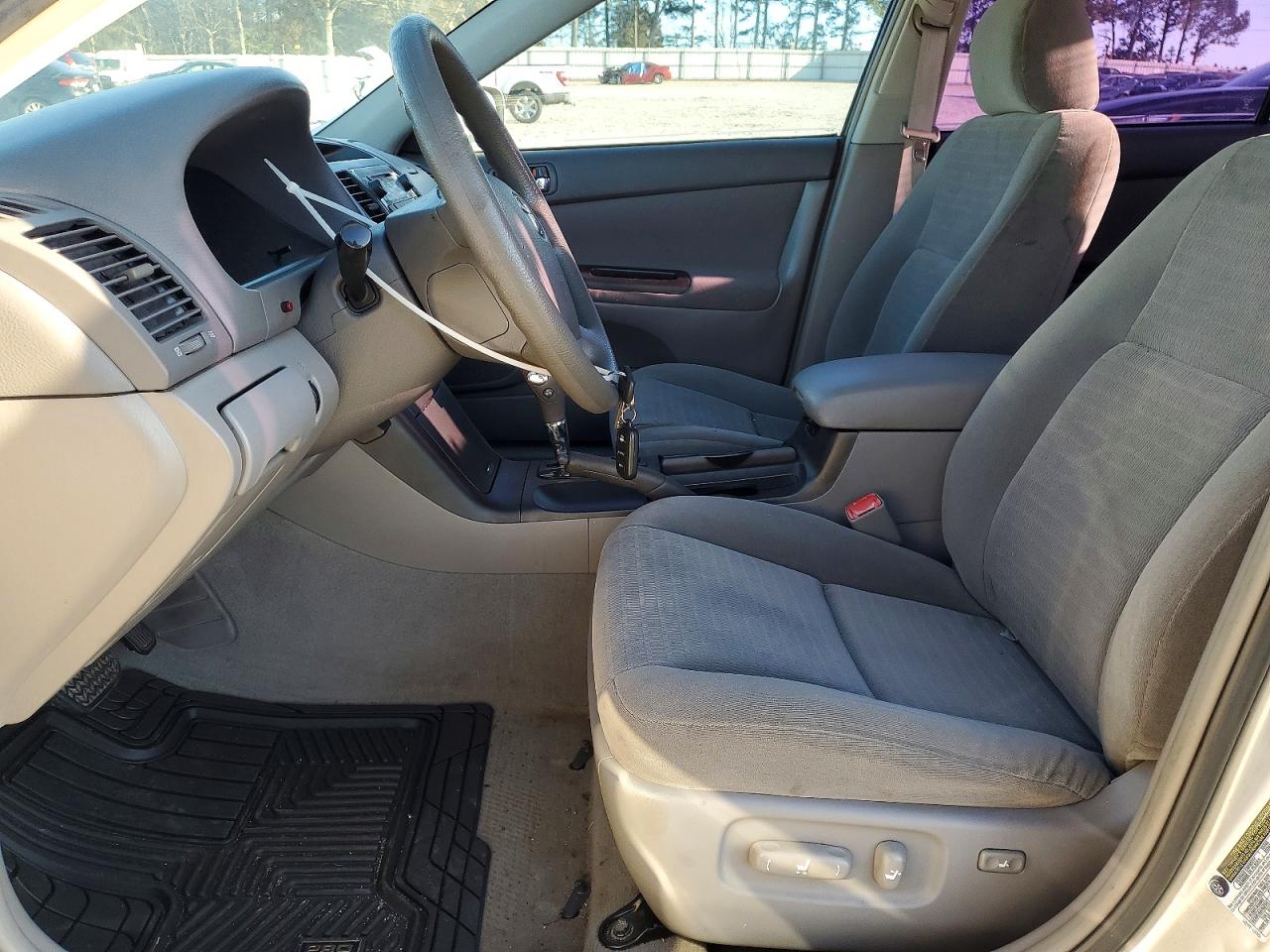 2005 TOYOTA CAMRY LE photo 13