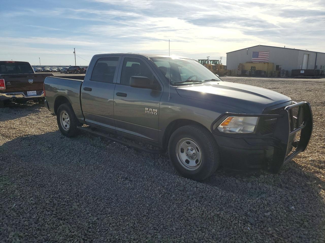 2013 RAM 1500 ST photo 4