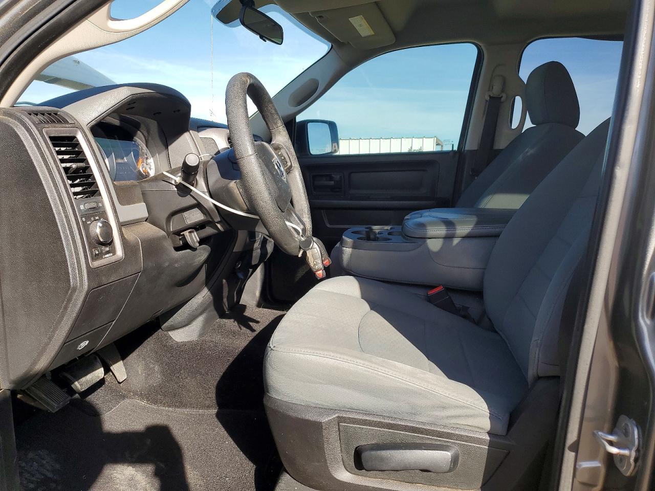 2013 RAM 1500 ST photo 7
