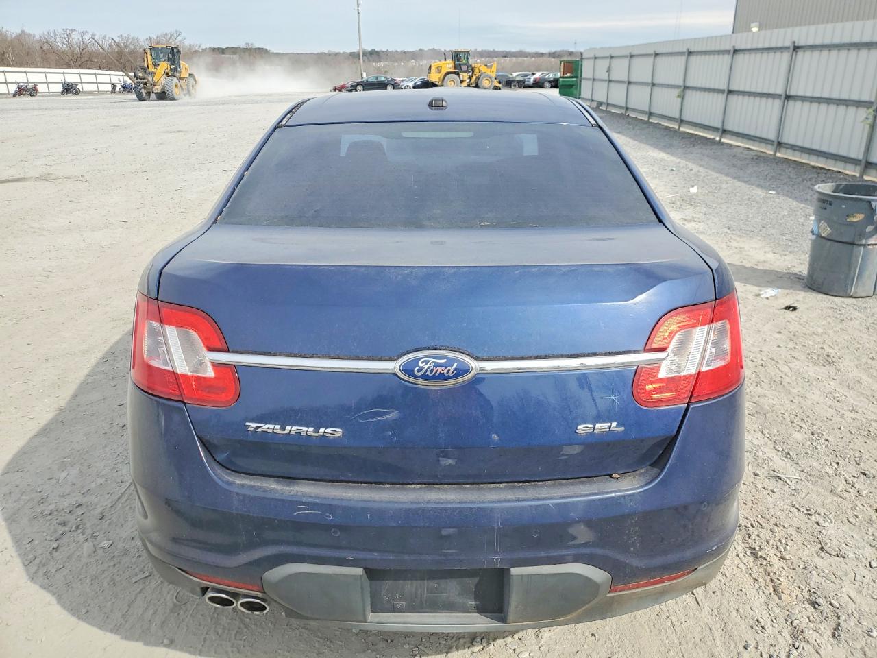 2012 FORD TAURUS SEL photo 11