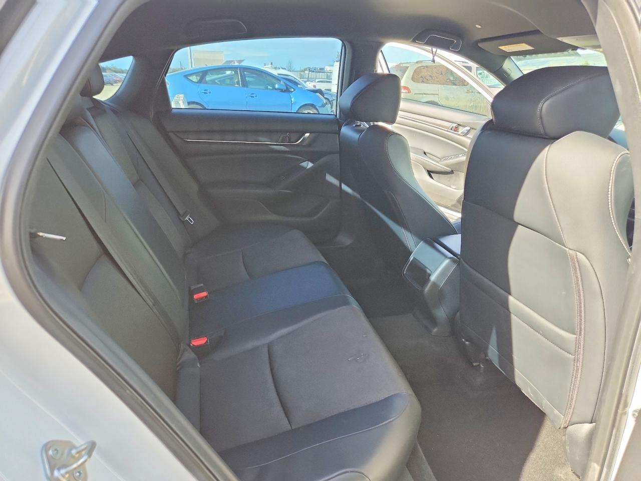 2018 HONDA ACCORD SPORT photo 37