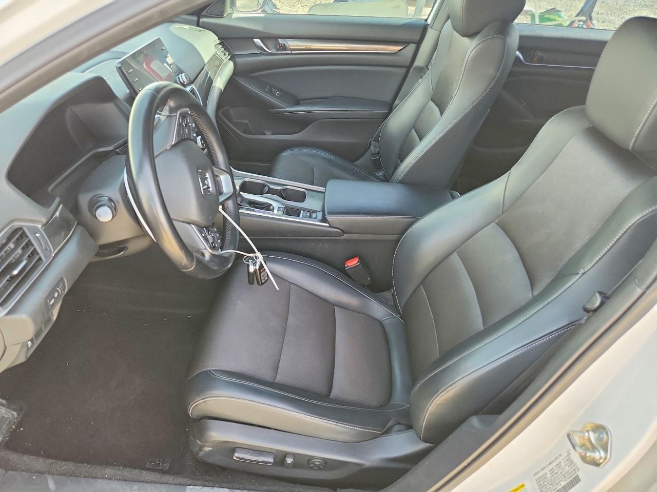 2018 HONDA ACCORD SPORT photo 25