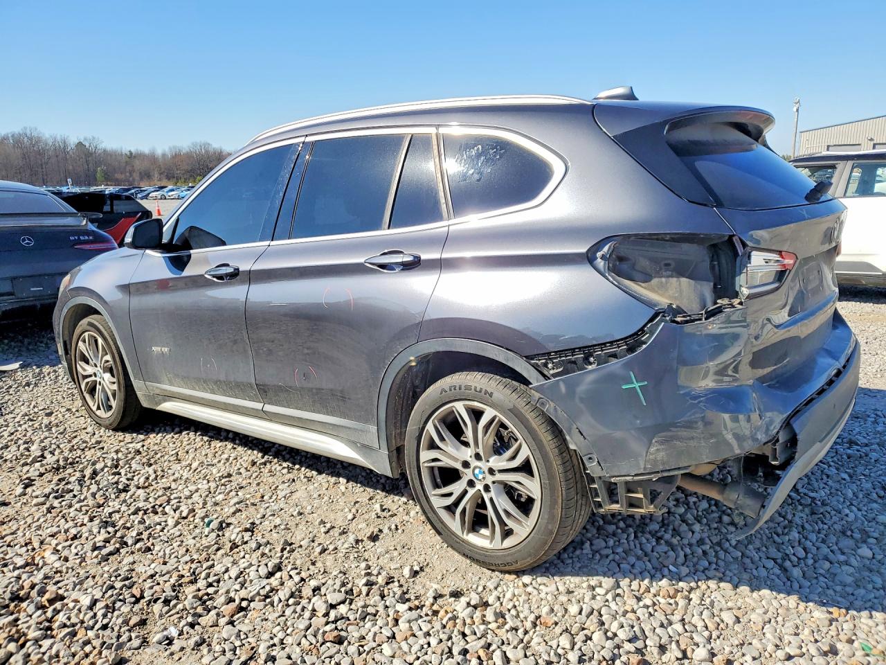 2016 BMW X1 XDRIVE28I photo 2