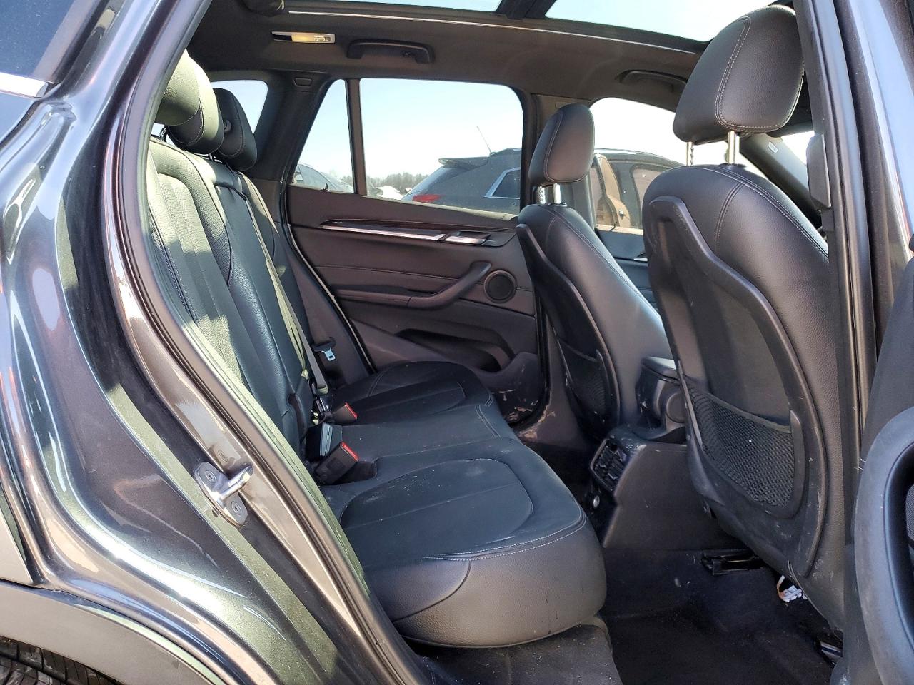 2016 BMW X1 XDRIVE28I photo 11