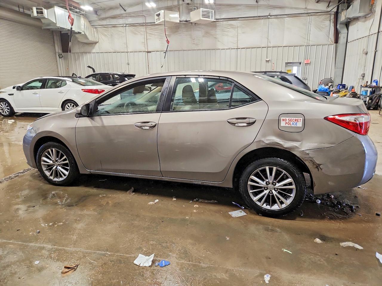 2015 TOYOTA COROLLA LE PLUS photo 2