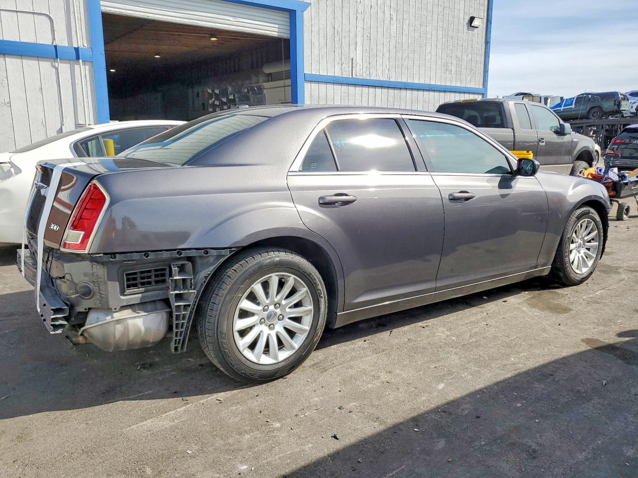 2014 CHRYSLER 300 photo 3