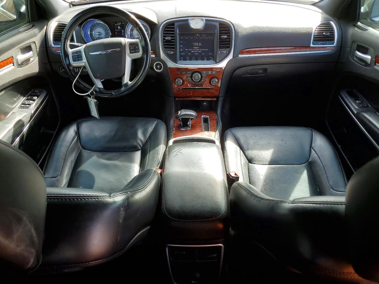 2014 CHRYSLER 300 photo 8