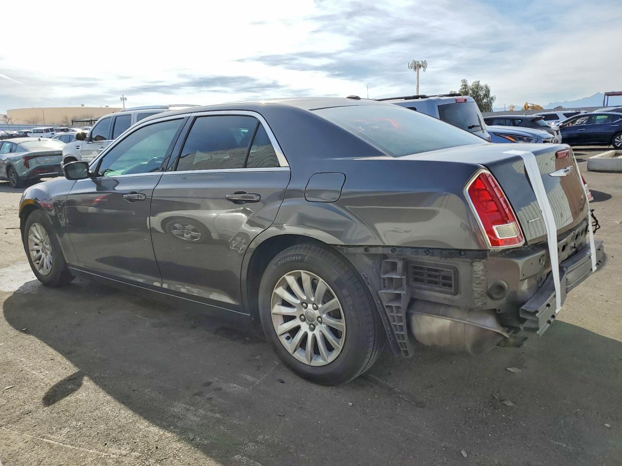 2014 CHRYSLER 300 photo 2