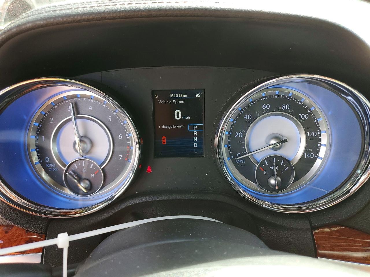 2014 CHRYSLER 300 photo 9