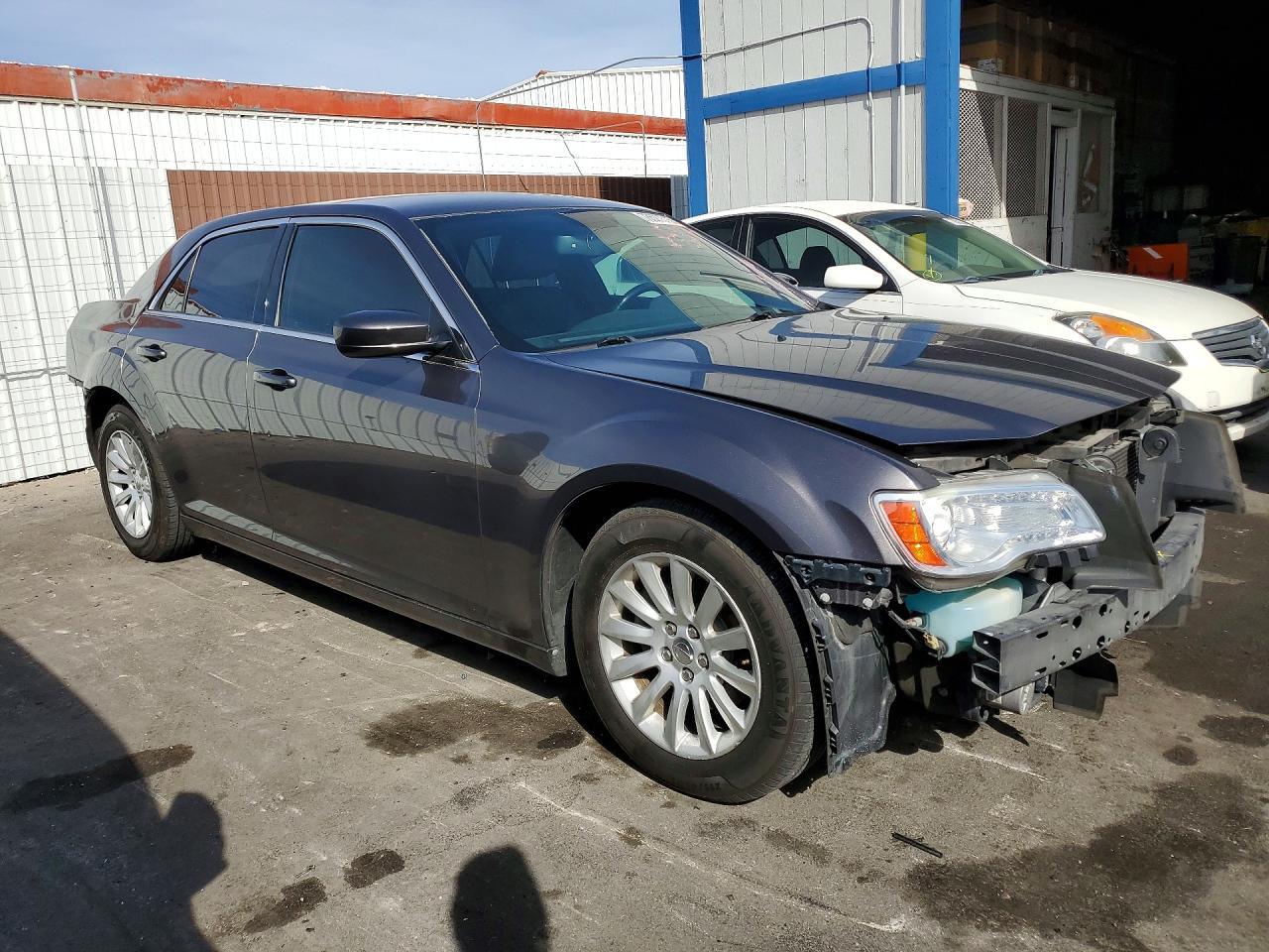2014 CHRYSLER 300 photo 4