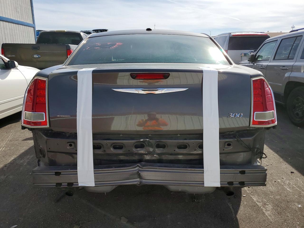 2014 CHRYSLER 300 photo 6