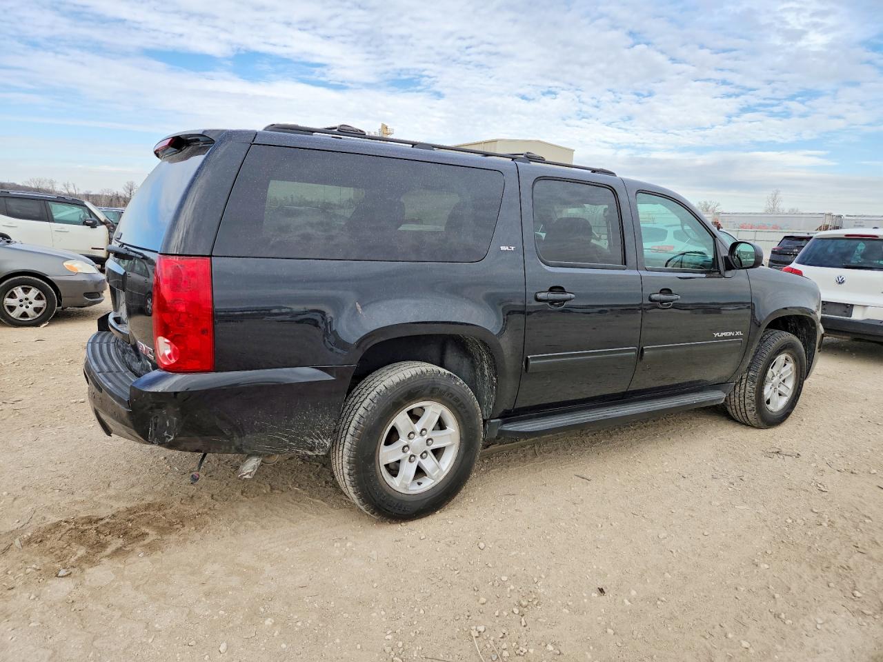 2013 GMC YUKON XL K1500 SLT photo 5