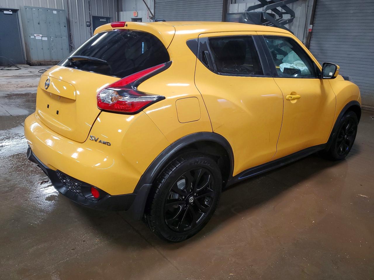 2015 NISSAN JUKE SV photo 3