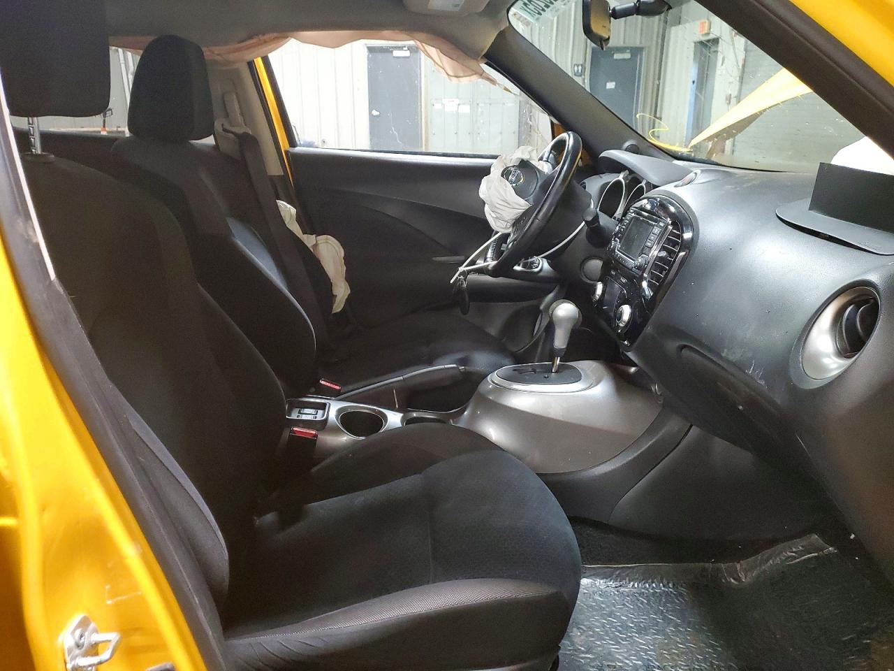 2015 NISSAN JUKE SV photo 7