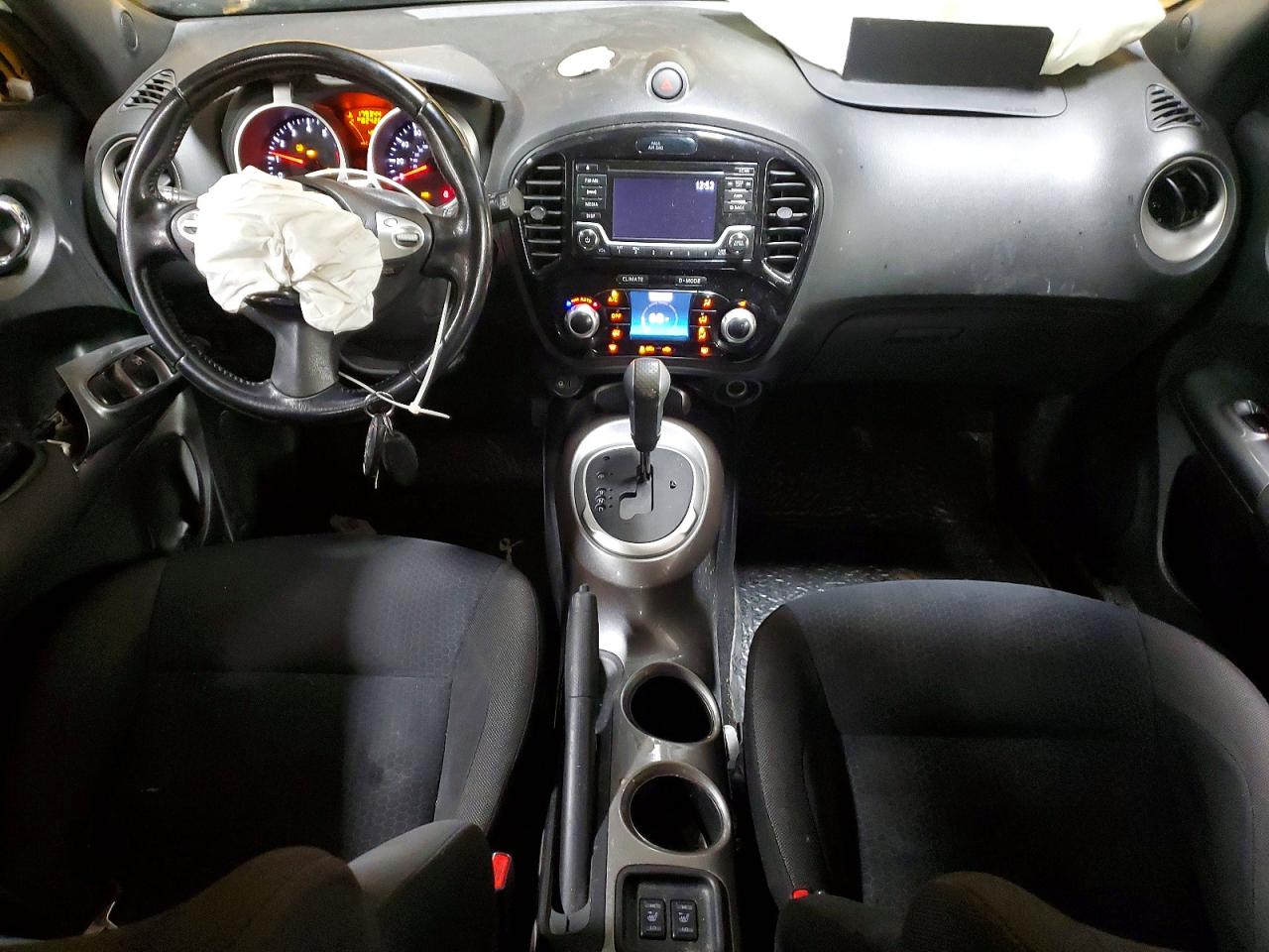 2015 NISSAN JUKE SV photo 8