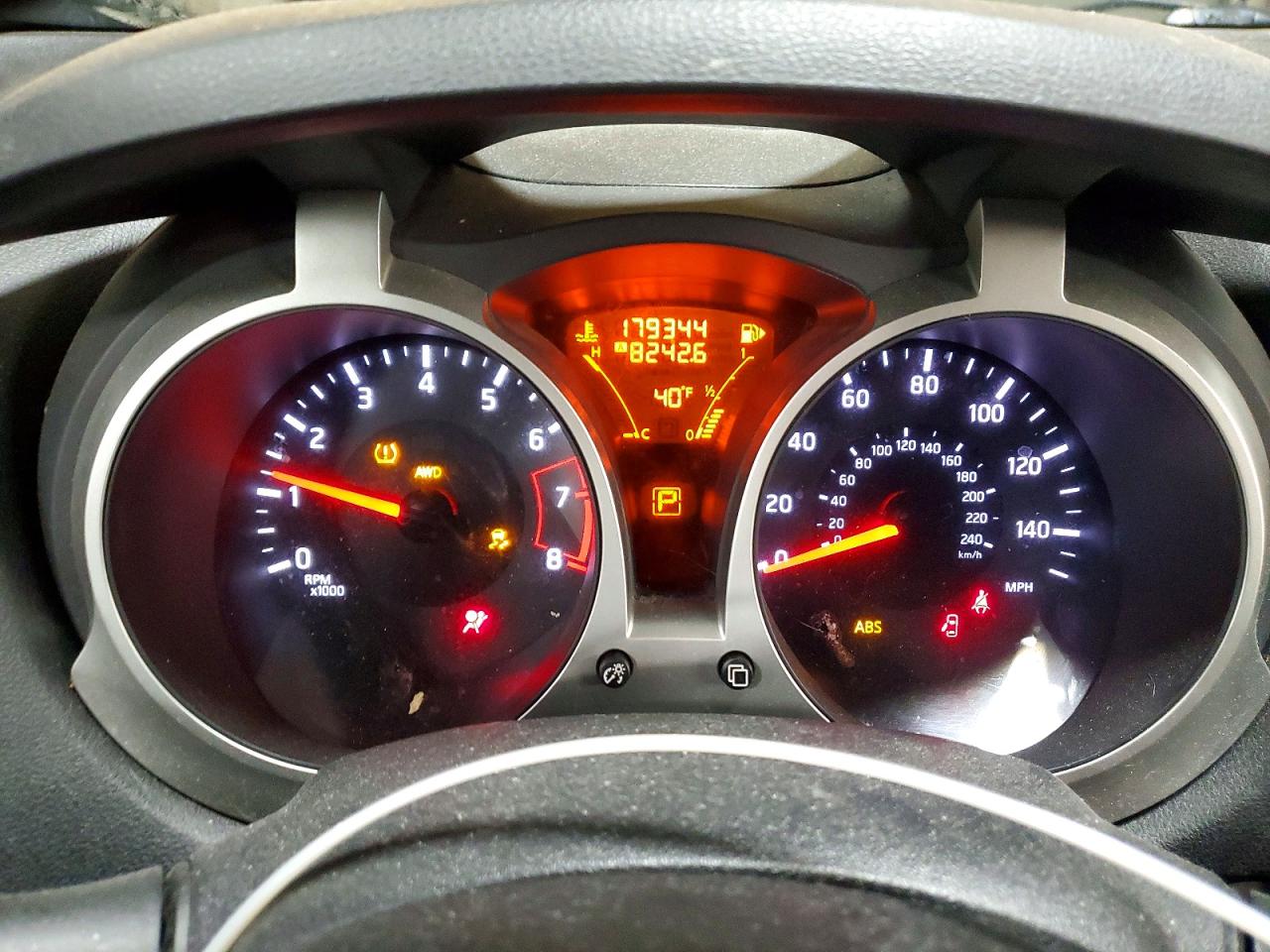2015 NISSAN JUKE SV photo 9