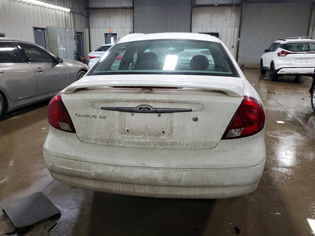 2003 FORD TAURUS SE photo 11