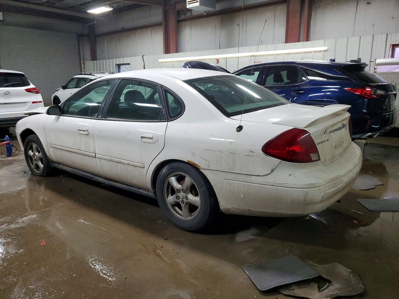 2003 FORD TAURUS SE photo 3