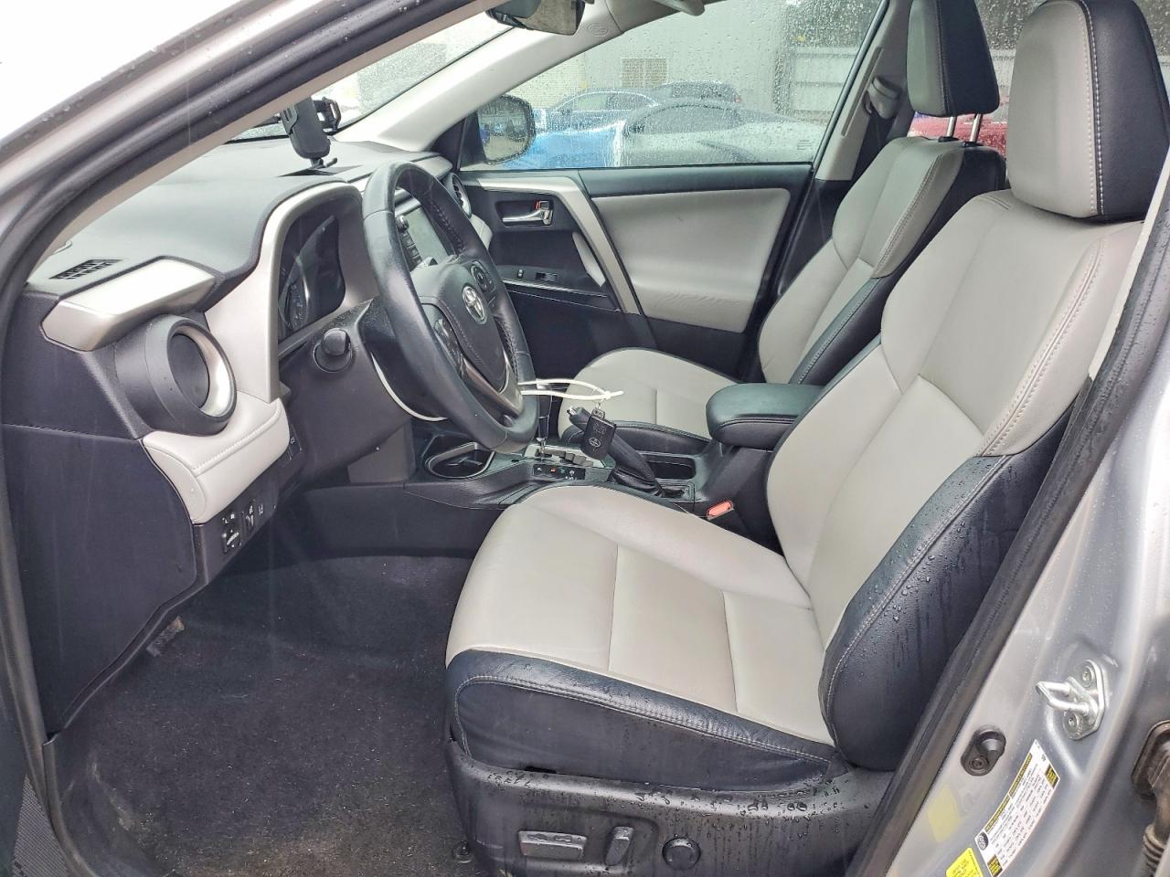 2017 TOYOTA RAV4 LIMITED photo 13