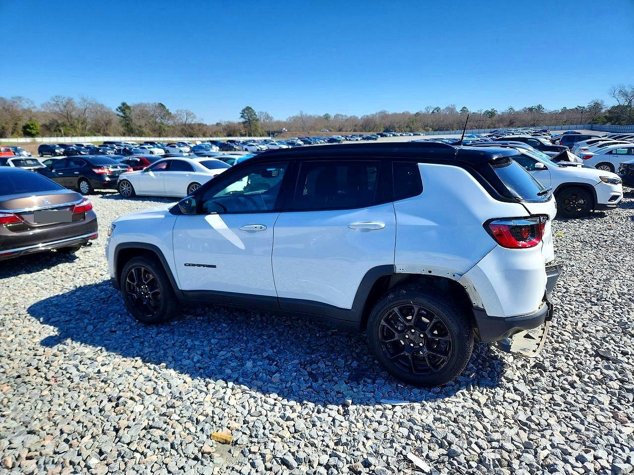 2024 JEEP COMPASS LATITUDE photo 4