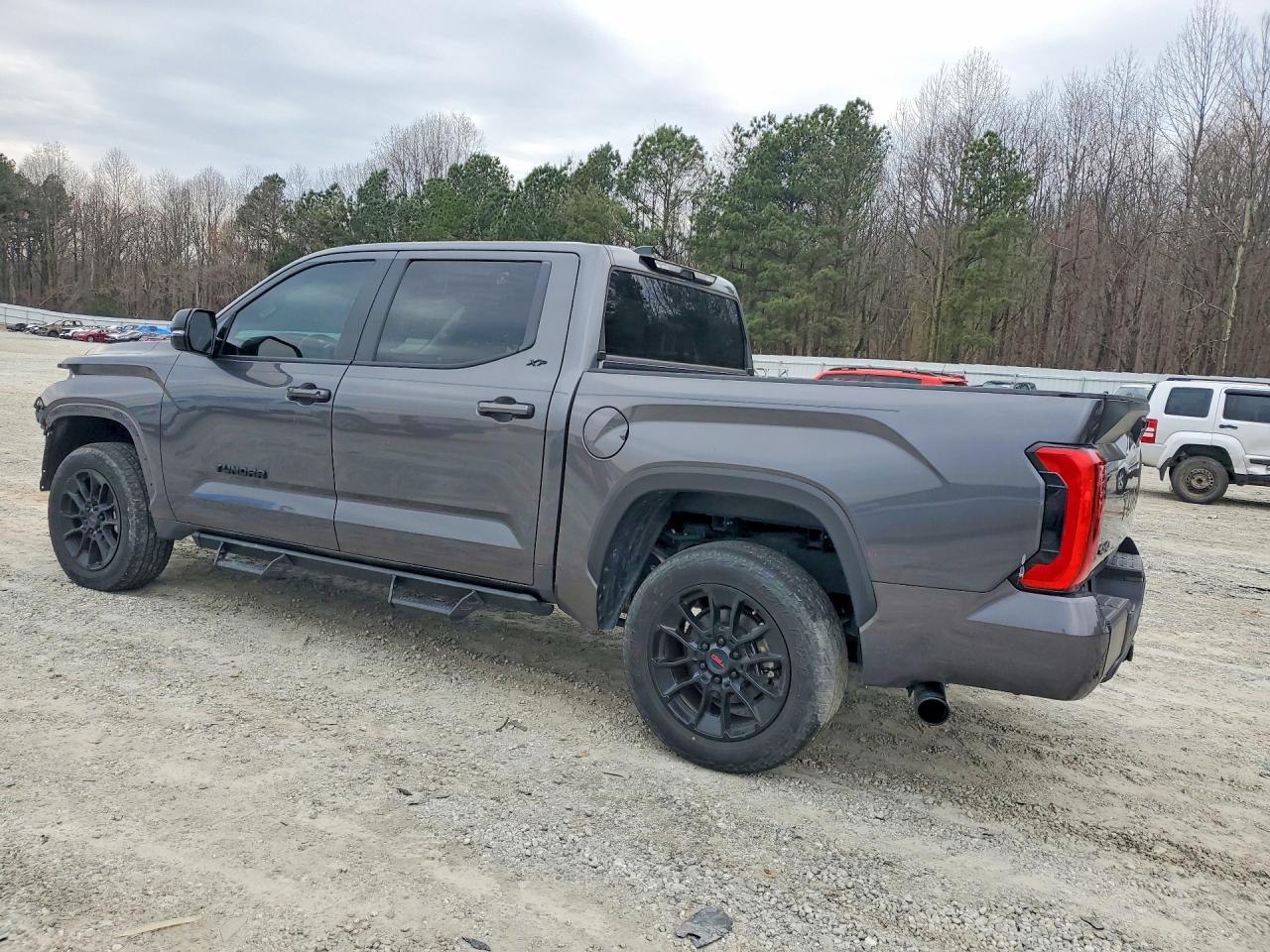 2024 TOYOTA TUNDRA photo 3