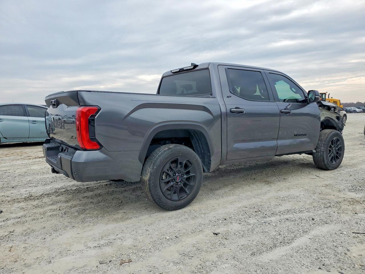 2024 TOYOTA TUNDRA photo 5