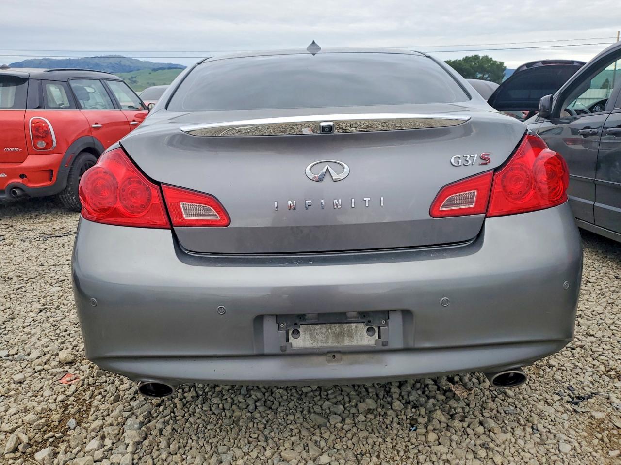 2010 INFINITI G37 BASE photo 11