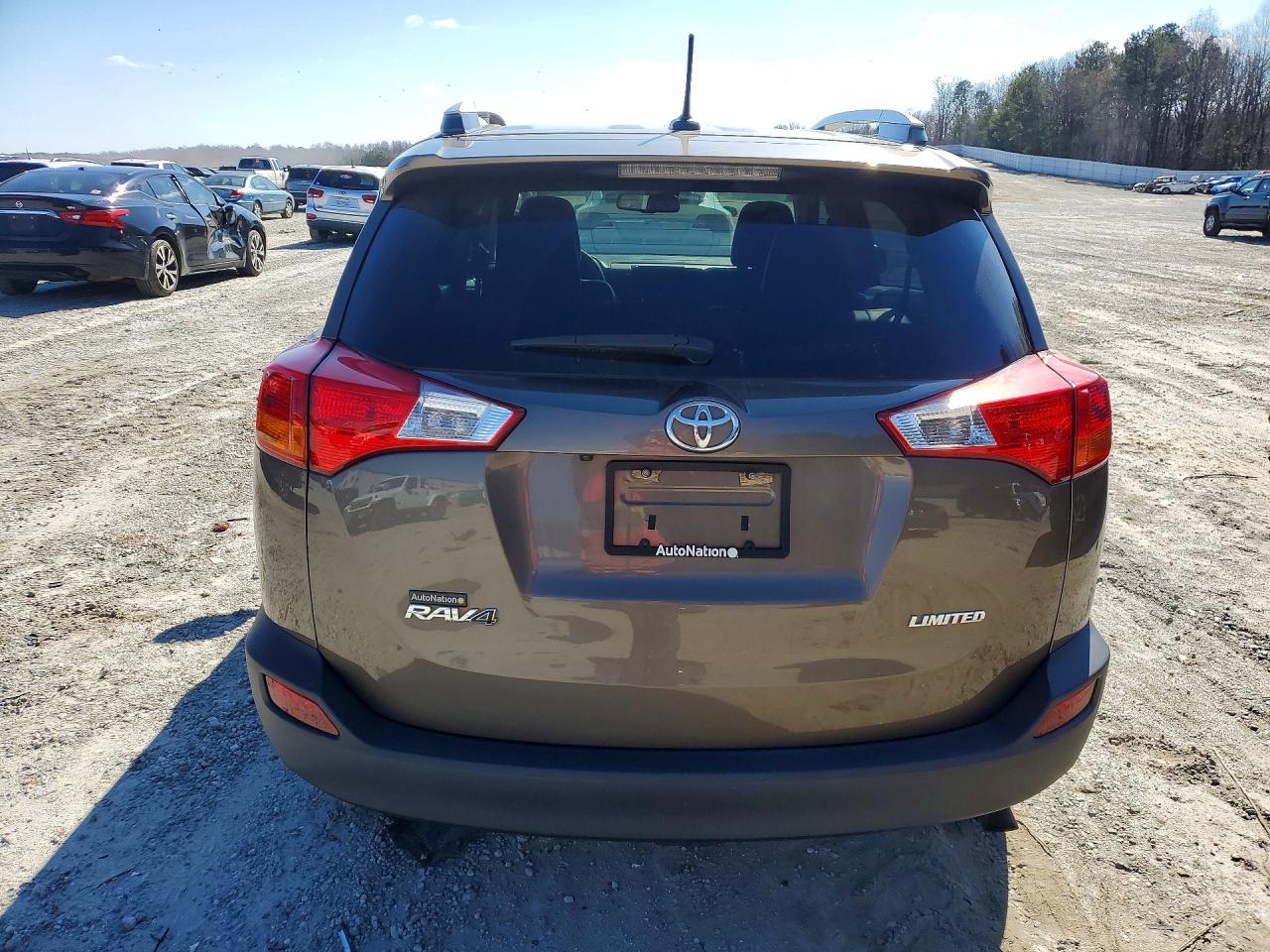 2015 TOYOTA RAV4 LIMITED photo 16