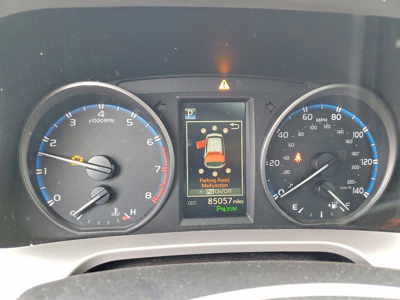 2018 TOYOTA RAV4 XLE photo 25