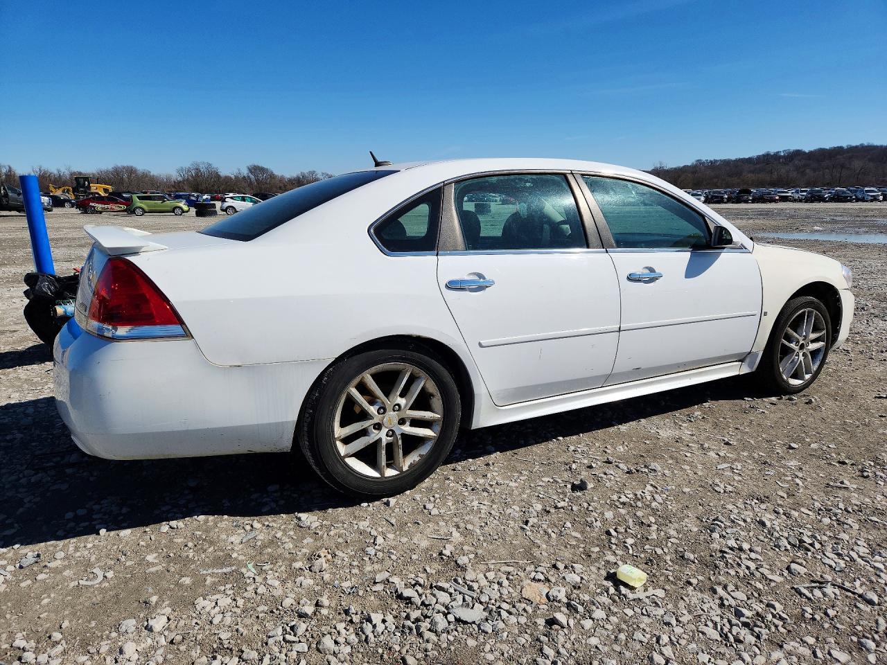 2010 CHEVROLET IMPALA LTZ photo 3