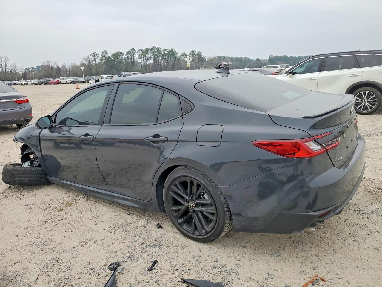 2026 TOYOTA CAMRY SE photo 4