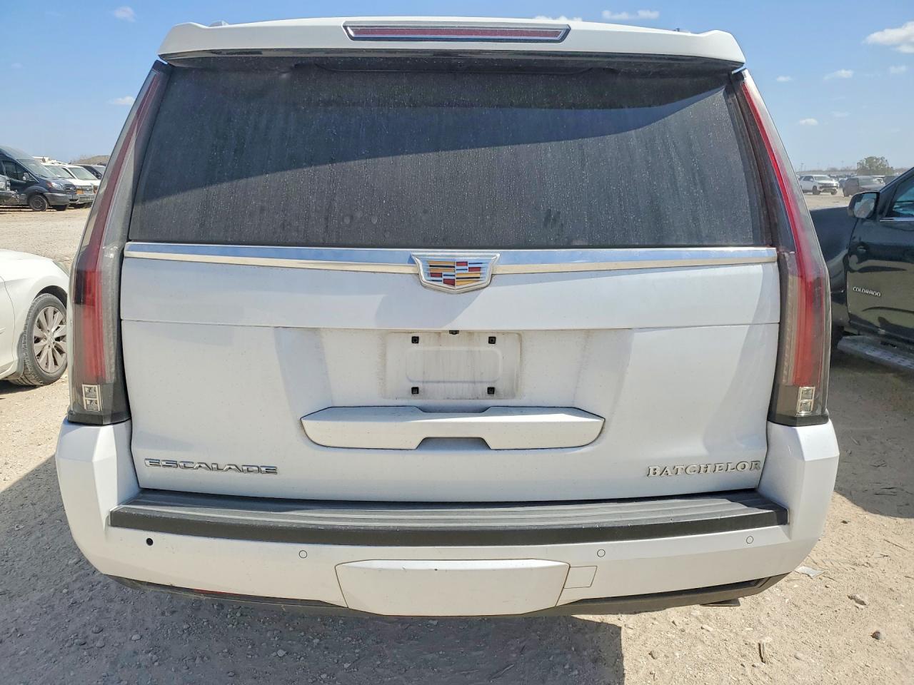 2016 CADILLAC ESCALADE LUXURY photo 16