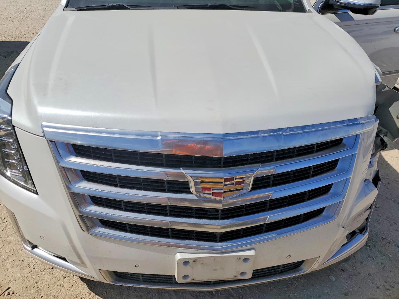 2016 CADILLAC ESCALADE LUXURY photo 34