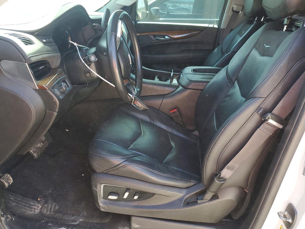 2016 CADILLAC ESCALADE LUXURY photo 19